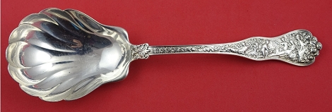 Berry Scoop w/ ridged bowl 9 1/4